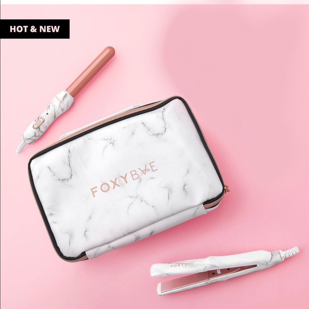 FoxyBae Mini travel kit with brush
